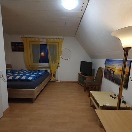 Geraeumiges Ferienhaus In Bad Salzuflen Mit Einfacher Ausstattung, Fuer Geschaeftsreisende, Gruppen Oder Familien Geeignet, 4 Schlafzimmer 아파트 외부 사진